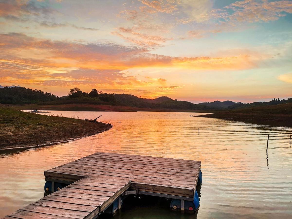 Sunset Nam Ngum Resort Vang Vieng Εξωτερικό φωτογραφία