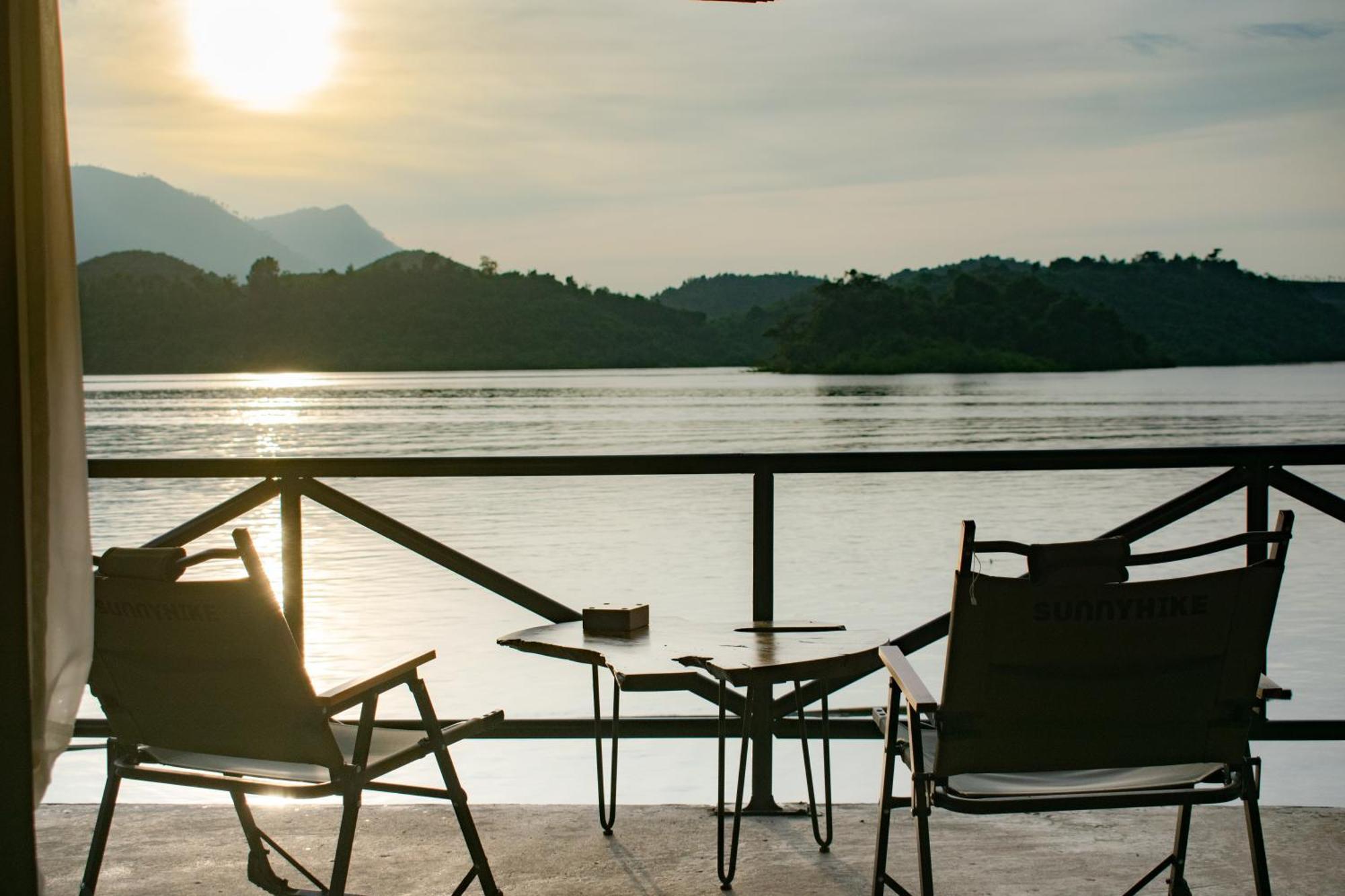 Sunset Nam Ngum Resort Vang Vieng Εξωτερικό φωτογραφία