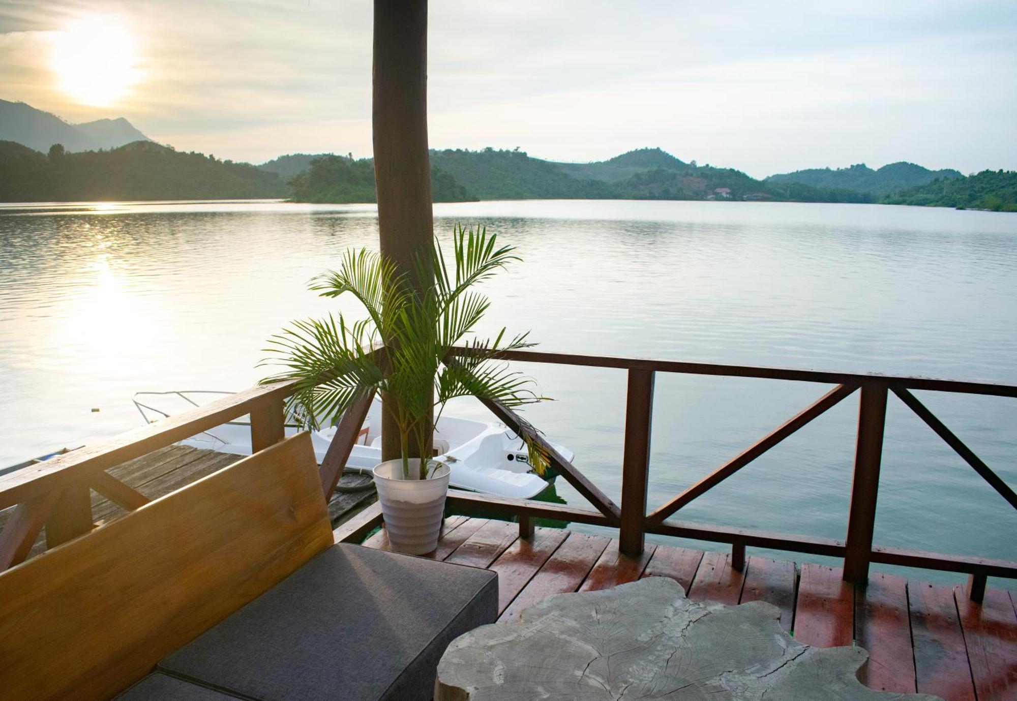 Sunset Nam Ngum Resort Vang Vieng Εξωτερικό φωτογραφία
